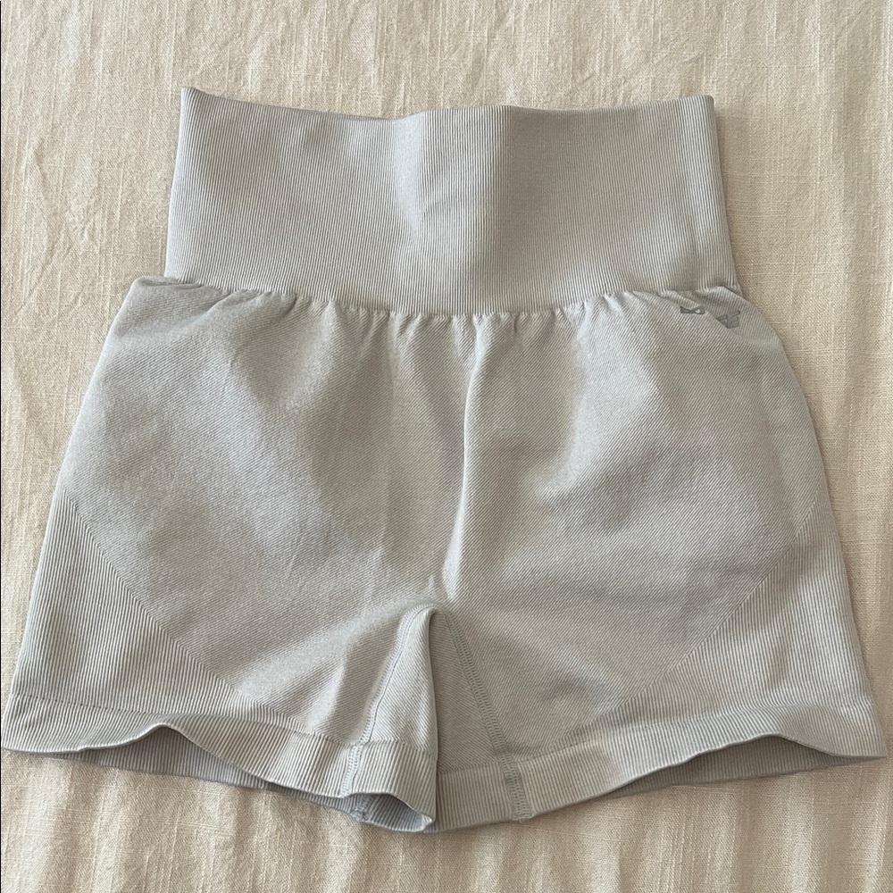 BO+TEE WORKOUT SHORTS